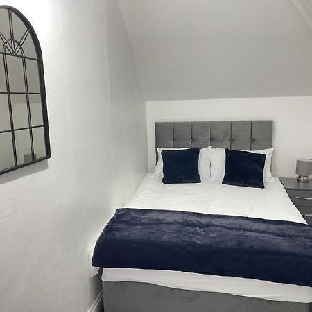 Hometel Digs Hidden Gem Large Comfy Home Can Sleep 15 Braunstone Town Exteriör bild