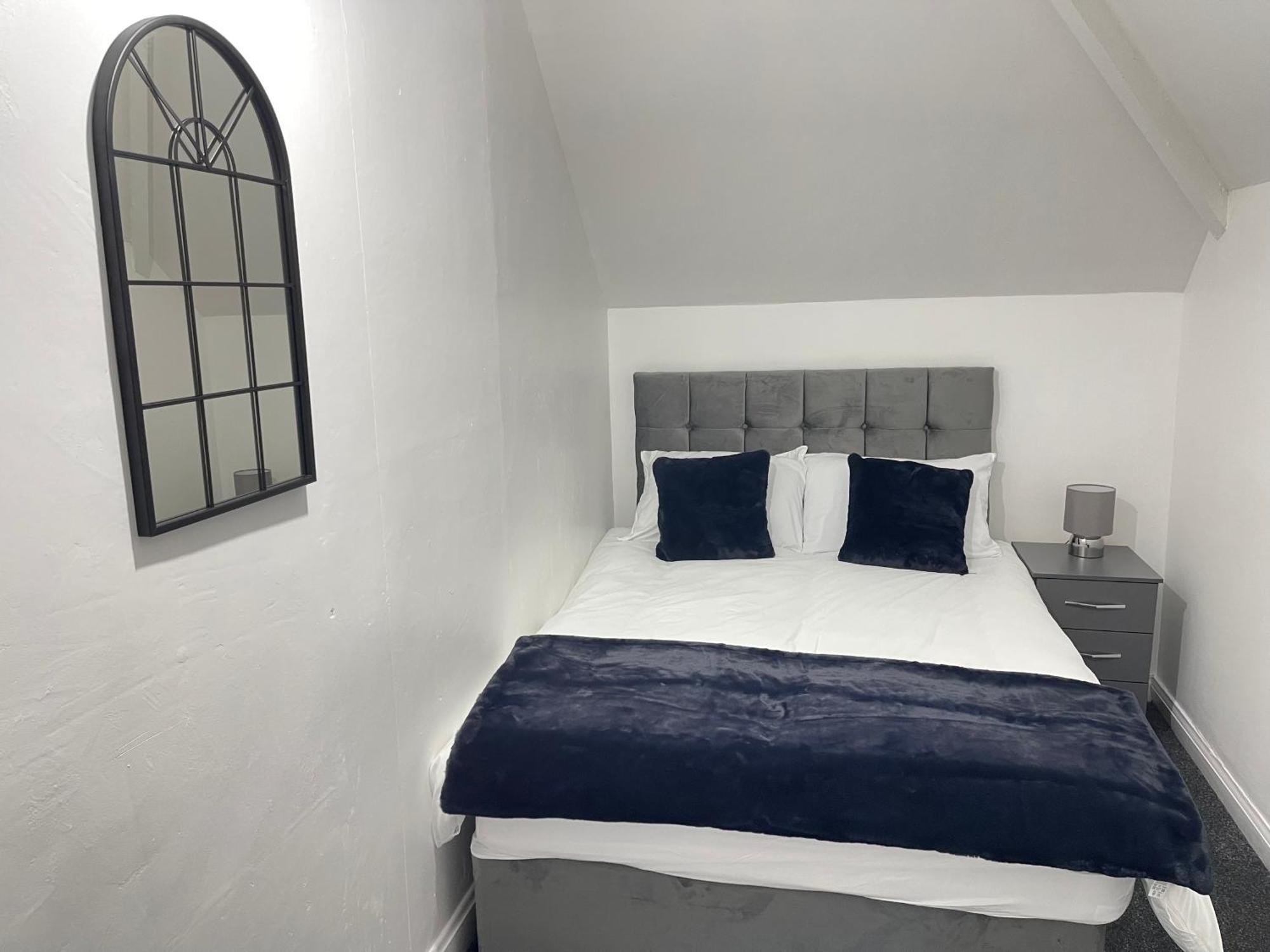 Hometel Digs Hidden Gem Large Comfy Home Can Sleep 15 Braunstone Town Exteriör bild