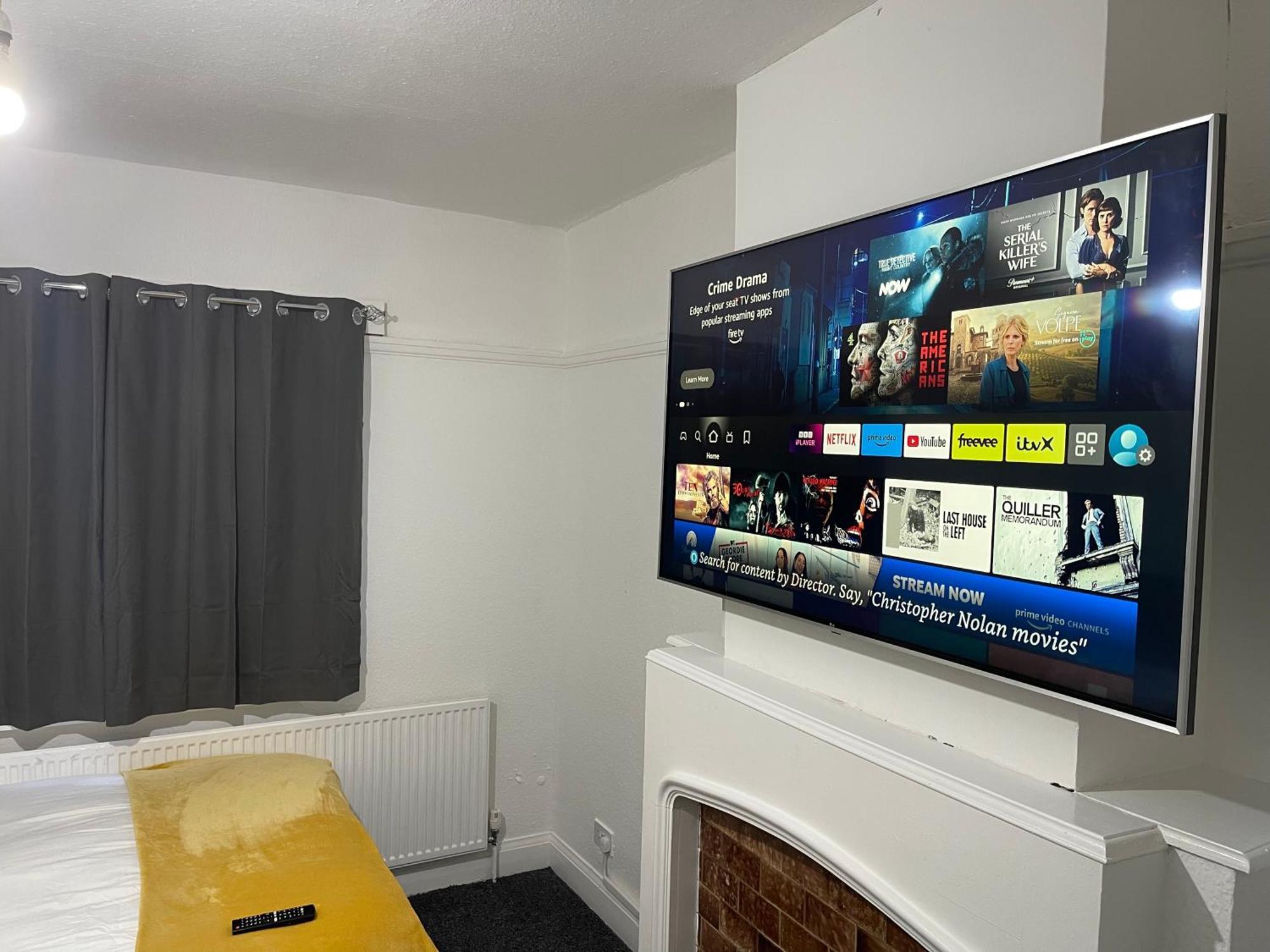 Hometel Digs Hidden Gem Large Comfy Home Can Sleep 15 Braunstone Town Exteriör bild